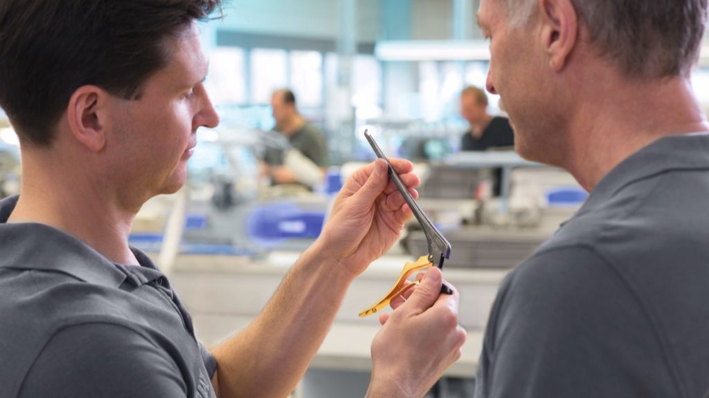 B. Braun çalışanları, aletlerin kullanımı ve tıbbi cihazların bakımı konusunda eğitim vermektedir.